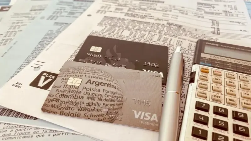 La deuda dejó de ser un dato financiero para transformarse en un problema social y emocional.