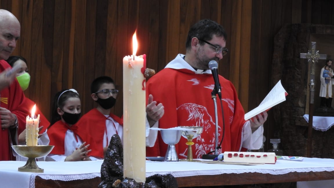 Padre Marcelo y el nuevo Papa: “es una alegría enorme para la Iglesia y el mundo” 4 126246820 1264490453912328 1865947639474900756 n - 3