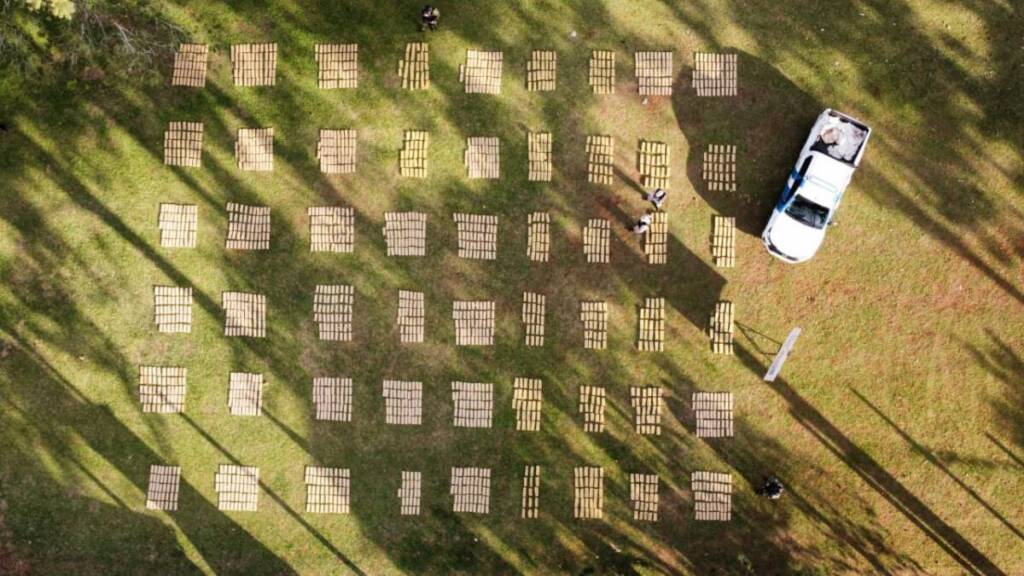 Vista aérea de las casi dos toneladas de droga encontrada en Puerto Rico, Misiones