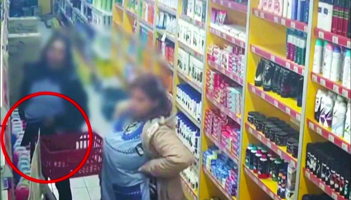 Detienen a “Mecheras” robando fiambres y quesos en Apóstoles 5 20230703125015 tapa maestras mecheras - 4