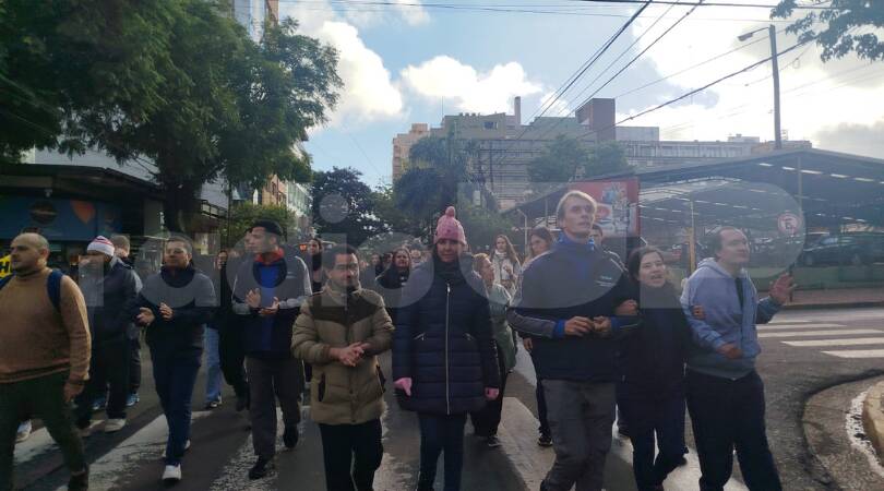 Discapacidad en crisis: “Con los enfermos no se juega”, fuerte reclamo en Posadas 12 7 - 11