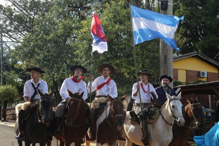 desfile acto 25 de mayo