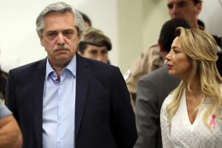 "Me incineraste ante un país": nuevos mensajes complican a Alberto Fernández Nuevos mensajes se conocieron este lunes sobre Alberto y Fabiola
