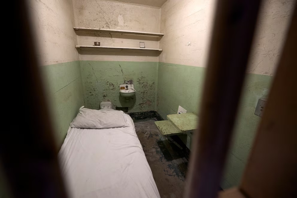Alcatraz 2 - 1