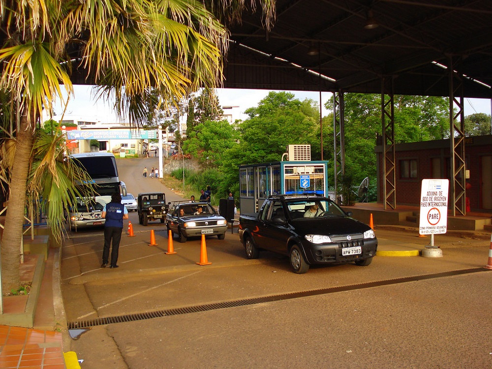 Iguazú mira con atención la ampliación del Centro de Frontera y control migratorio 1 La Aduana formal se ve superada por la facilidad de cruce en al menos 6 km de frontera seca sin controles