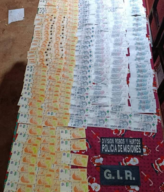 Detuvieron a un hombre acusado de un millonario robo en Posadas 4 Dinero 2 - 3
