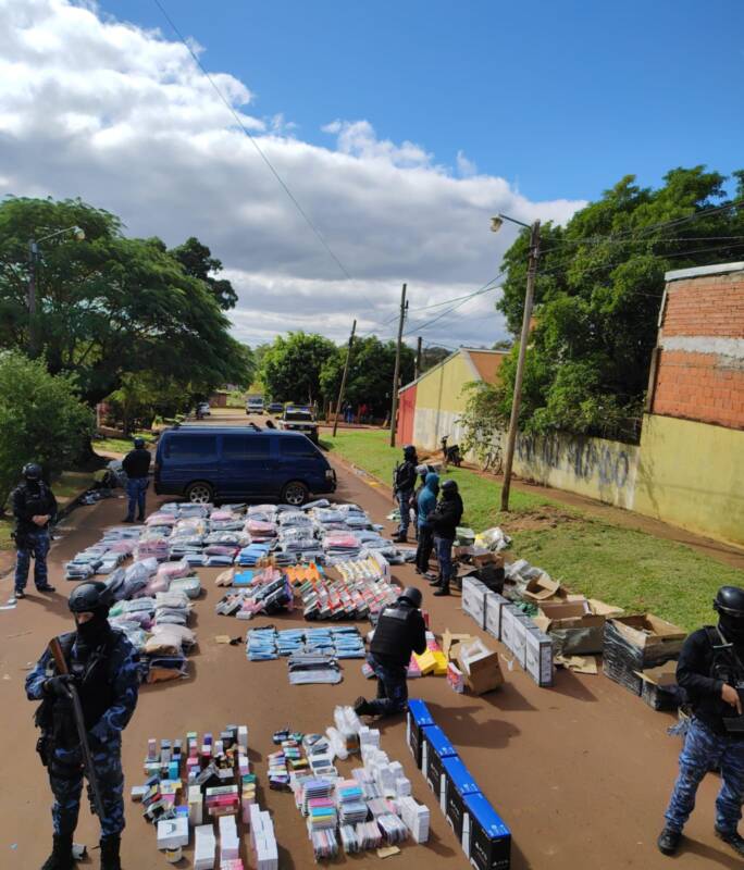 Desmantelaron millonaria red de contrabando en Iguazú: un detenido y secuestro por $40 millones 3 Imagen de WhatsApp 2025 05 29 a las 19.38.28 6d939edb - 2