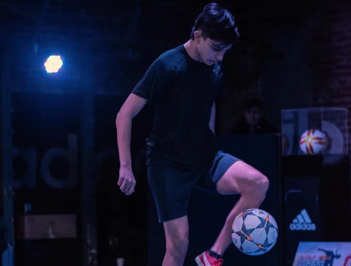 Es obereño y se volvió viral: la historia del freestyler misionero en Praga Misionero - 1