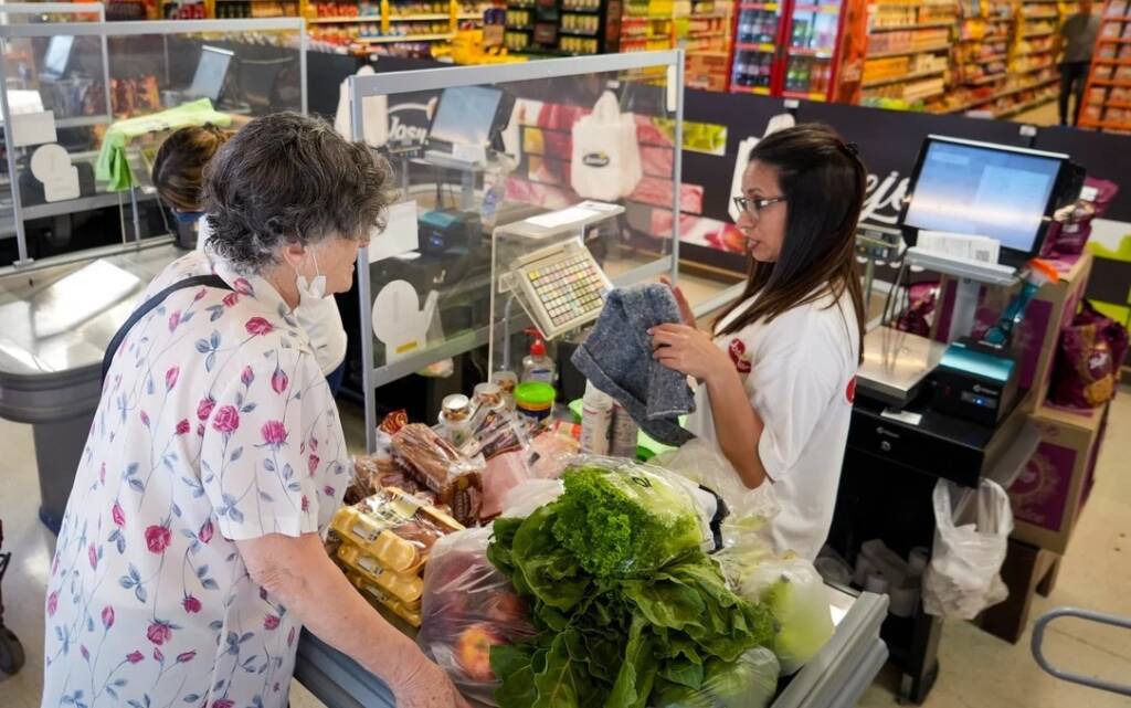 Analistas estiman que podría extenderse la desinflación en Argentina desinflación
