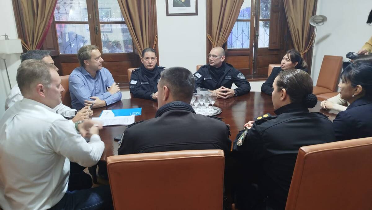 El IPS y la Policía de Misiones firmaron un histórico convenio médico-asistencial 2 WhatsApp Image 2025 05 13 at 10.35.59 - 1