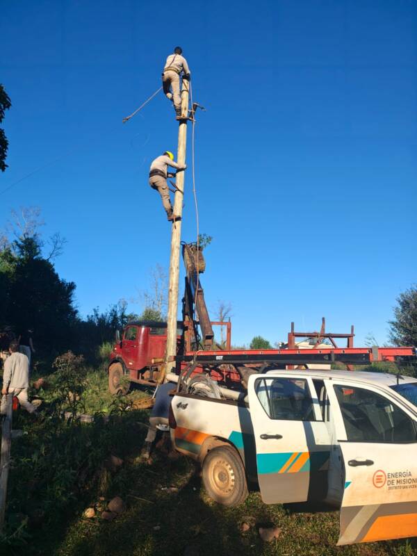 Tras el temporal, se restableció el servicio eléctrico en el Alto Uruguay 11 WhatsApp Image 2025 05 16 at 12.13.12 - 10