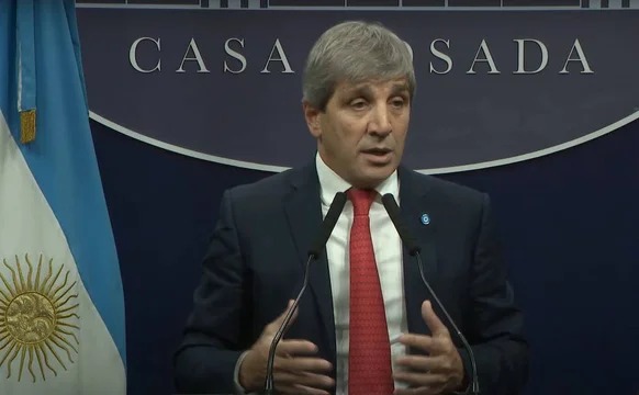 El Gobierno lanzó el plan para incentivar el uso de dólares no declarados dólares