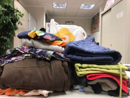 La Fundación Pequeños Gigantes inició su tradicional colecta solidaria de abrigos abrigos - 1
