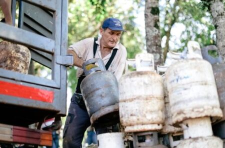 El programa Ahora Gas tendrá su operativo en Apóstoles Operativo de “Ahora Gas” en Apóstoles: vecinos accederán a garrafas a precio oficial.