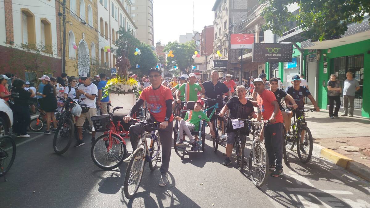 Cientos de corazones solidarios se unieron en la 25ª bicicleteada del Roque González 10 bicicleteada solidaria roque gonzalez 7 - 9