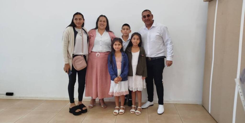 Jesica y Sandro, la pareja que eligió el martes 13 para sellar su amor en Misiones casamiento martes 13 5 e1747144185238 - 1