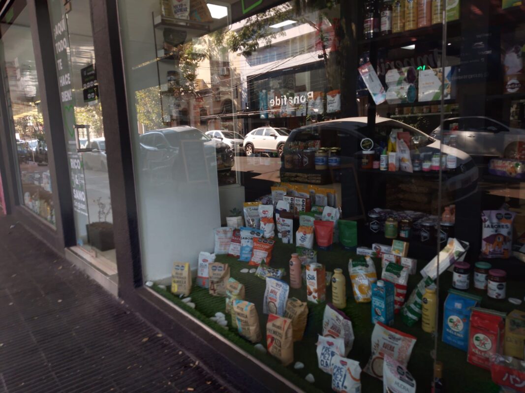 Sin TACC y sin freno: boom de alimentos sin gluten en Posadas 3 Sin TACC: Radio Up recorrió dietéticas de Posadas para conocer cómo impacta esta condición en el consumo local.