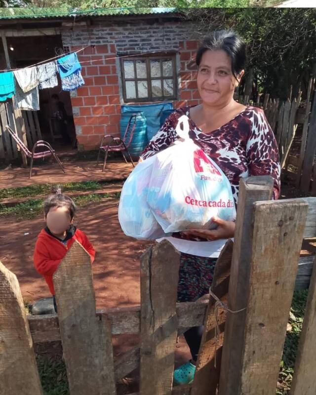 El Instituto Roque González concretó la entrega de lo recaudado en su tradicional bicicleteada solidaria 8 comedor fatima 2 - 7