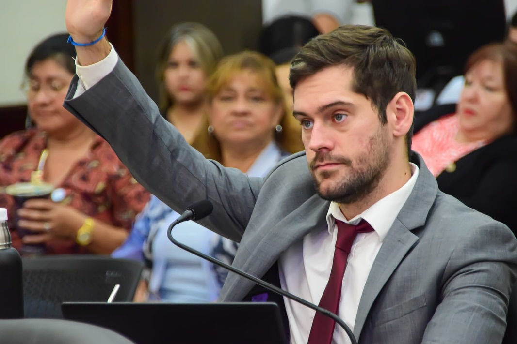 Koch no descarta un armado opositor amplio en la Legislatura 2 “No hay lugar donde tocaras el tema y no surgiera una crítica. Por eso dije que, desde los barrios más populares a los no tan populares, veo hoy un escenario complicado para la Renovación", dijo Koch