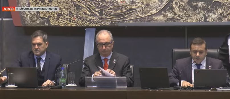 Breve mensaje de Passalacqua a los diputados y un informe extenso que dejó por escrito 13 estrado2 - 12