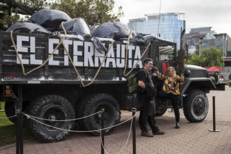 Netflix llevará hoy viernes a la Feria de Libro a su éxito "El Eternauta" eternauta feria del libro - 3