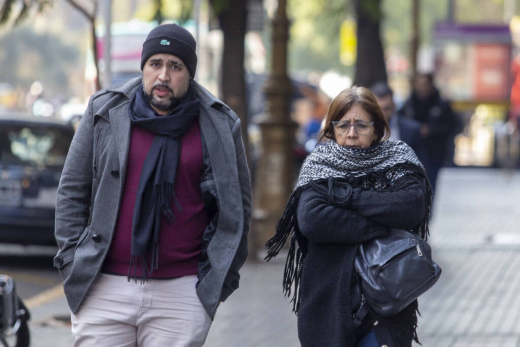 Ola polar: Irigoyen, la ciudad de Misiones entre las 10 más frías del país 2 Según los pronósticos, la ola de frío polar se extenderá durante los próximos días, con heladas matinales en amplias zonas del país y temperaturas máximas que no superarán los 15 grados en varias provincias.