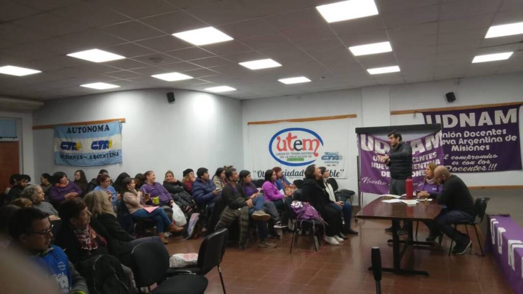 Docentes en alerta: el FTEL convoca a paros y movilizaciones en Misiones 3 Desde el FTEL denunciaron que el acuerdo salarial firmado en febrero ya quedó por debajo de la inflación, y que el salario docente inicial no alcanza a cubrir ni el 50% de la Canasta Básica Total