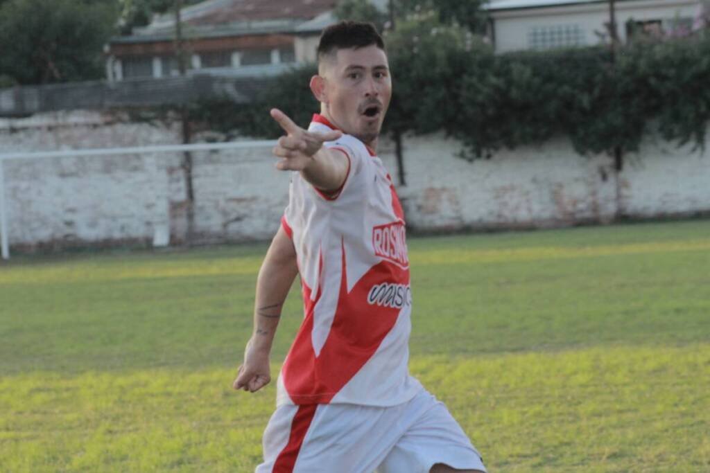 Guaraní goleó a Primero de Mayo por el torneo Provincial 3 guarani 1 - 2