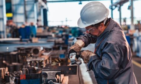 Caída del empleo formal: “El trabajador intercambia su fuerza de trabajo por un salario” Algunos sectores superan el promedio, mientras que otros siguen con niveles de producción reducidos.