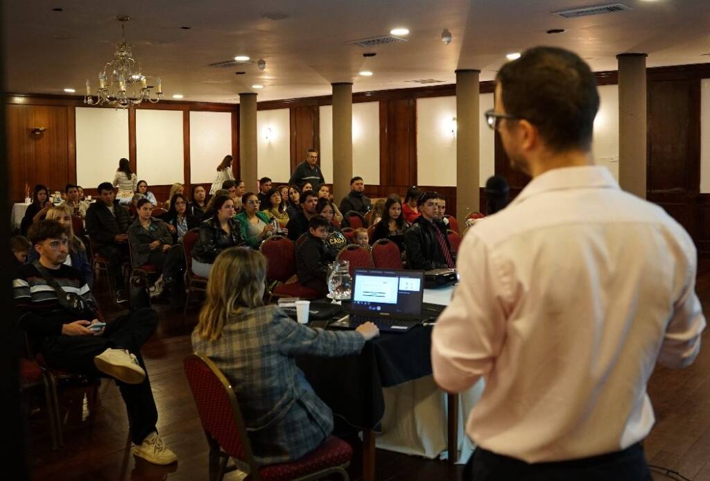 Macias y Chini impulsaron una jornada clave para emprendedores en Posadas jornada chini