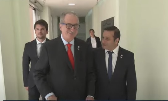 Breve mensaje de Passalacqua a los diputados y un informe extenso que dejó por escrito 11 los tres - 10