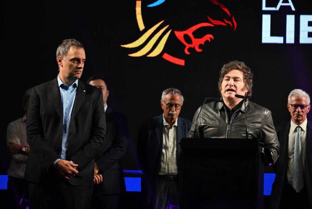 Milei contra el PRO porteño: "son fracasados que están peleando el cuarto lugar" 2 milei adorni - 1