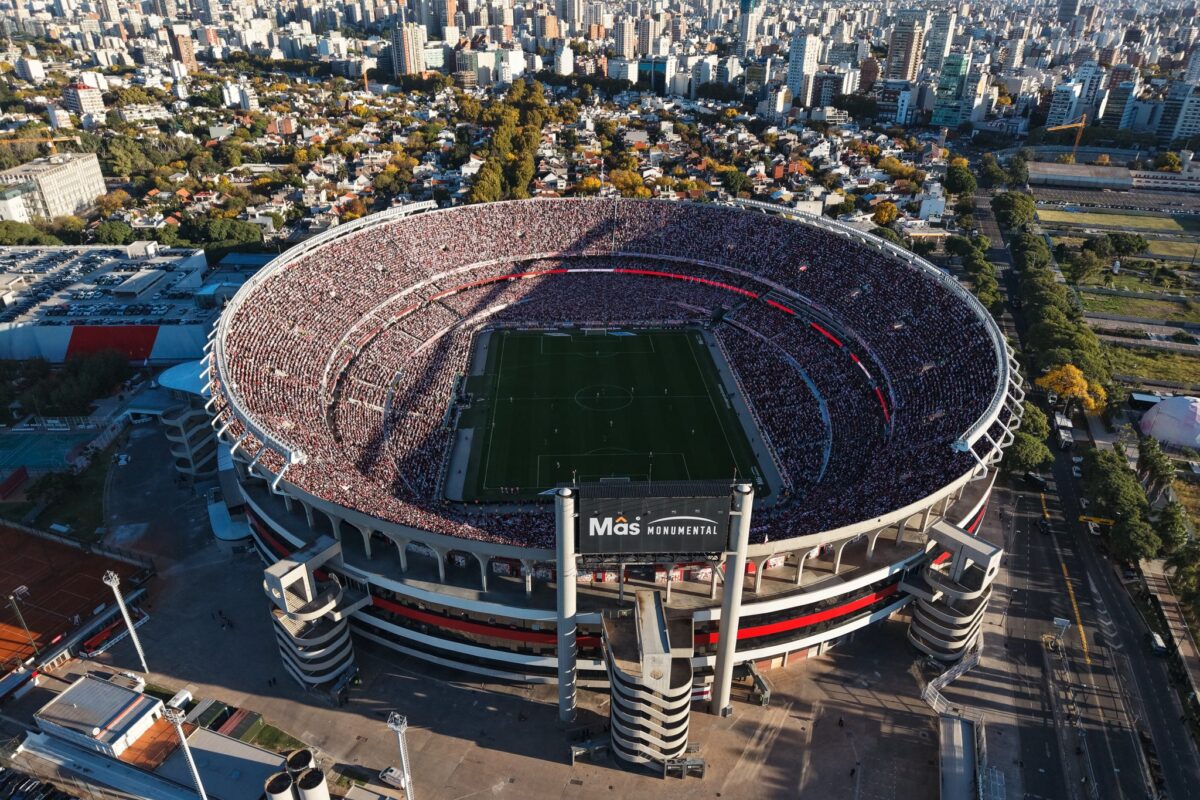 monumental - 2