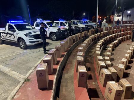 Histórico operativo en Pozo Azul: incautan cigarrillos de contrabando por $400 millones pozo azul 2 - 7