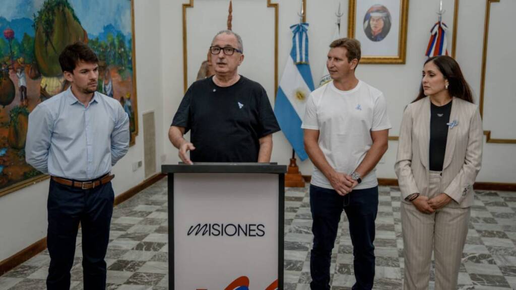 Passalacqua convocó a su Gabinete de cara al 8 de junio 3 Lucas Romero Spinelli, Hugo Passalacqua, Sebastián Macías y Paula Franco durante la reunión de Gabinete ampliado en Posadas