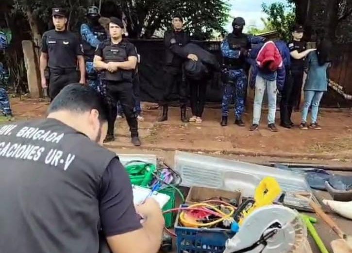Un operativo de la División Brigada de Investigaciones de la Unidad Regional V permitió capturar a cuatro integrantes de una banda de robamotos que operaba en Puerto Iguazú