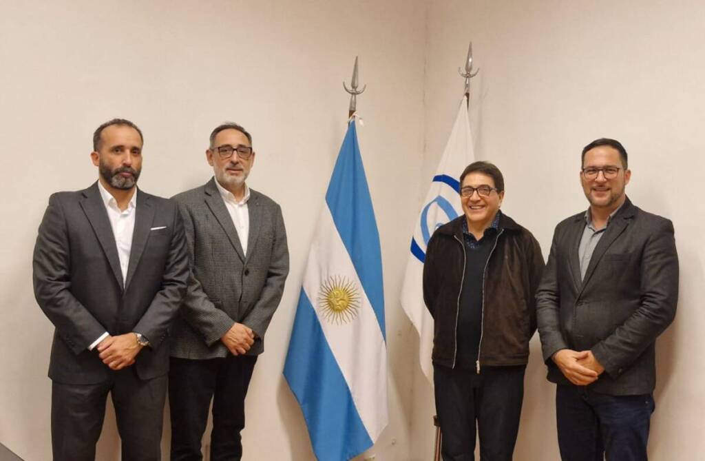 Nación anunció la normalización en la entrega de patentes y cédulas de vehículos 3 Roberto Delgado en la reunión con funcionarios de la DNRPA en la ciudad de Buenos Aires
