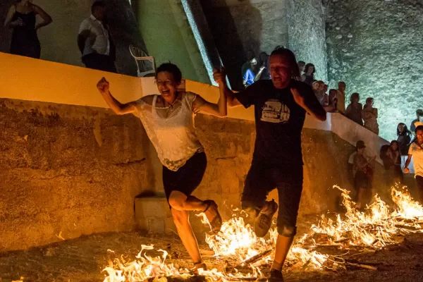 San Juan: una fiesta de fe, fuego y comunidad en Posadas 600x400 fuego tradicion fiesta san juan 949354 104634 - 2