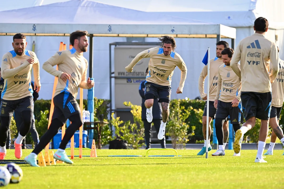 Messi no sería titular ante Chile por las Eliminatorias 5 720 2 - 4