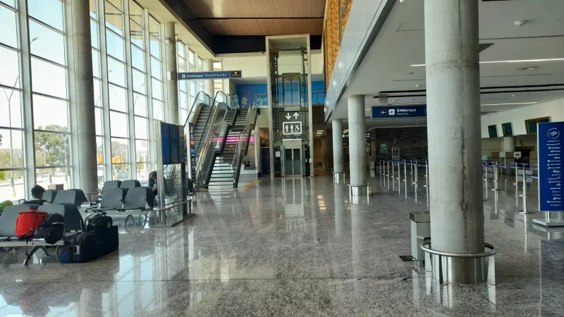 Nuevo paro de pilotos de Aerolíneas Argentinas afectará a más de seis mil pasajeros este martes 3 Paro Aerolíneas