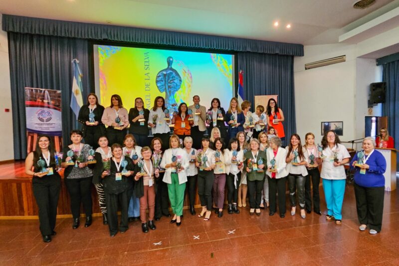 Reconocen a mujeres de la salud con el premio “El Ángel de la Selva” en Misiones Ángel de la Selva