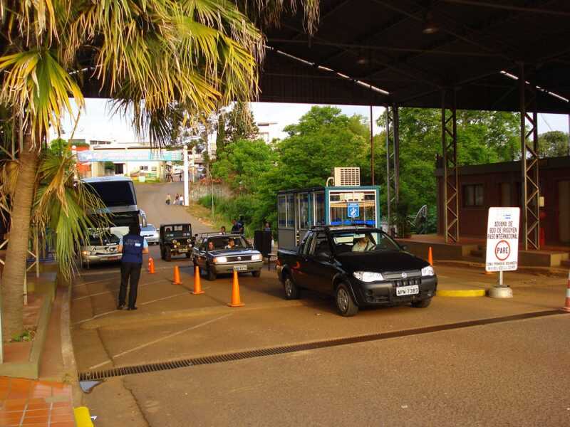 Esta cercanía convierte a la aduana brasileña en una vía clave para el comercio bilateral, afectando de manera directa la logística de importación y exportación de empresas radicadas en Misiones. 