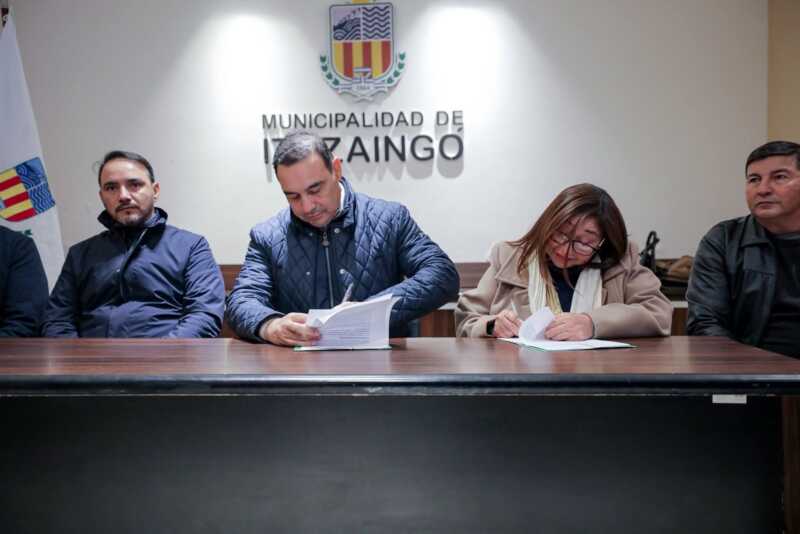 Corrientes firmó un convenio histórico con tres municipios para distribuir las regalías de Yacyretá Valdés Corrientes regalias Yacyreta