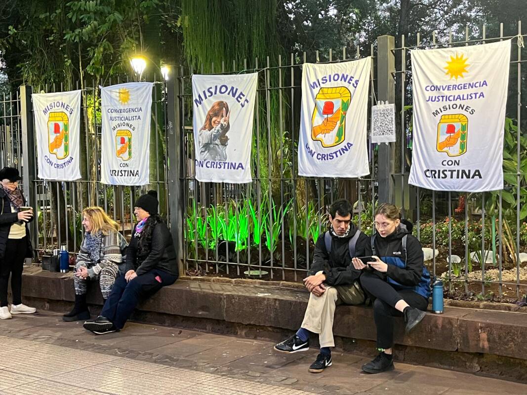 Militantes se autoconvocaron en Posadas en apoyo a Cristina Kirchner 2 Cristina