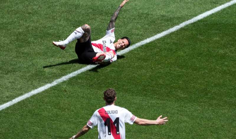 Preocupación en River: Driussi se lesionó tras marcar ante Urawa 2 Driussi