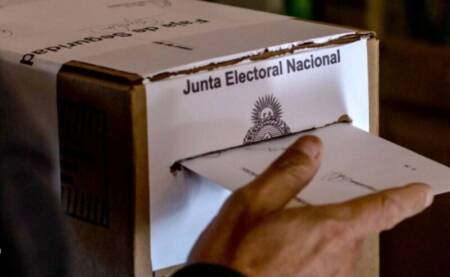 Ley de Lemas: "Está mal utilizada en Argentina y puede torcer la cancha para los oficialismos", advirtió politólogo En un año sin elecciones, el oficialismo apuesta a consensuar cambios estructurales en el sistema electoral.