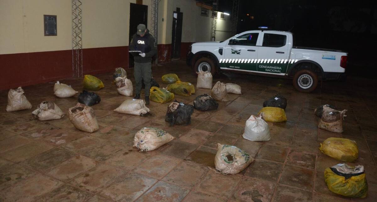 Incautaron más de 14 mil paquetes de cigarrillos sin aval aduanero en Puerto Iguazú 2 Gendarmería Nacional