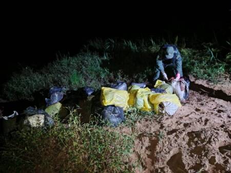 Incautaron más de 14 mil paquetes de cigarrillos sin aval aduanero en Puerto Iguazú Gendarmeria Nacional - 5