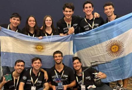 Orgullo argentino: estudiantes del ITBA ganan la CanSat Competition GtBPpVZW8AAcmp3 e1749509006438 - 3