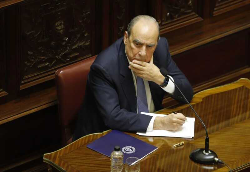 El Gobierno nacional anticipó que vetará las leyes que "afecten" el equilibrio fiscal 2 El jefe de Gabinete, Guillermo Francos, protagonizó este jueves un tenso episodio